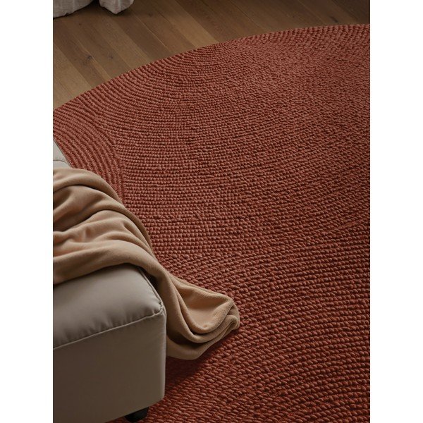 Rankų darbo raudonos plytų spalvos iš vilnos apvalios formos kilimas ø 120 cm Calmio – Hanse Home-image-3