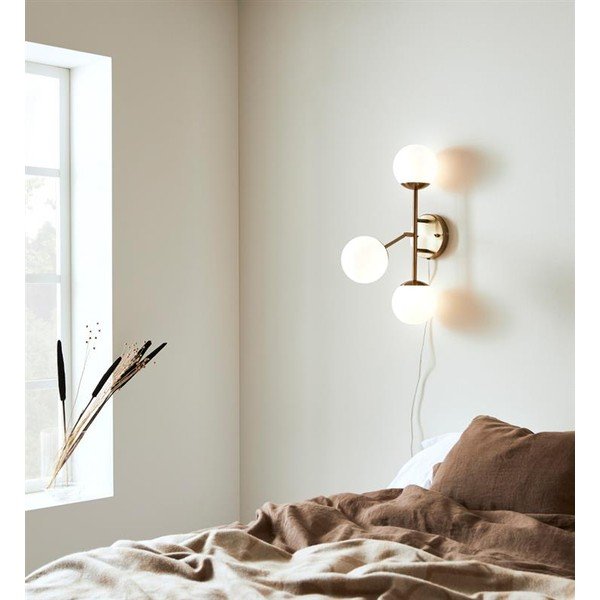 Baltas sieninis šviestuvas Markslöjd Trinity, aukštis 60 cm-image-2