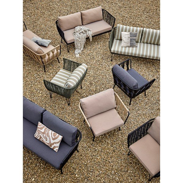 Juodos spalvos metalinis/paminkštinto audinio sodo krėslas Pavone – Bloomingville-image-2
