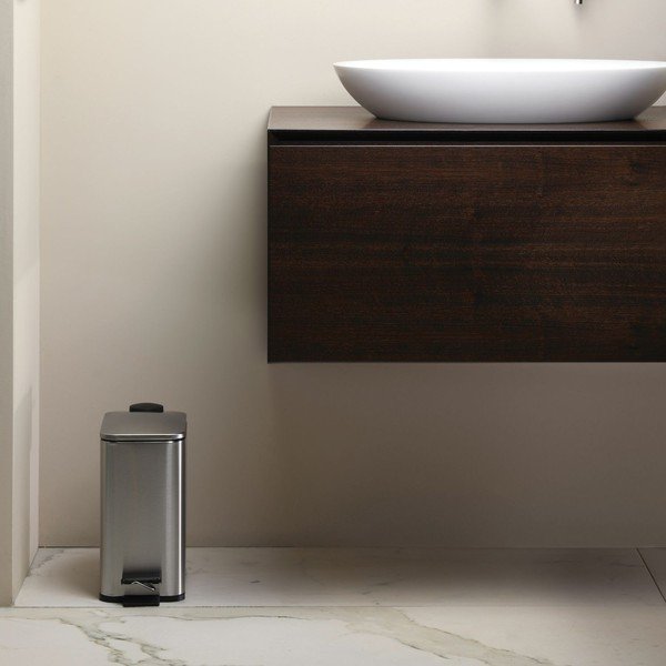 Matinės sidabrinės spalvos iš plieno šiukšliadėžė su pedalu 5 l   Erik – Spirella-image-2