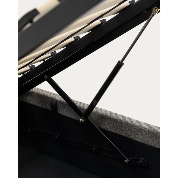 Pilkos spalvos viengulė lova audiniu dengta su sandėliavimo vieta su lovos grotelėmis 90x200 cm Nahiri – Kave Home-image-4