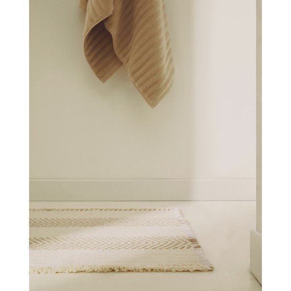 Smėlio spalvos vonios kilimėlis 50x70 cm Bina – Kave Home-image-1