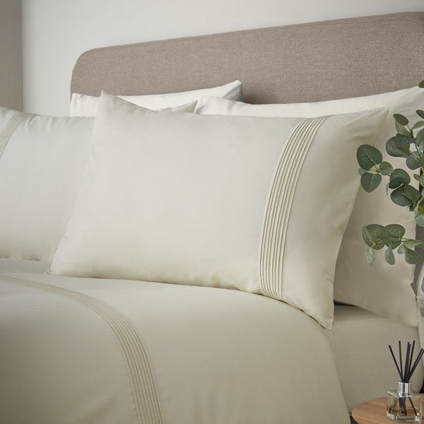 Kreminės spalvos viengulė patalynė 135x200 cm Pintuck Easy Iron Percale – Catherine Lansfield-image-2