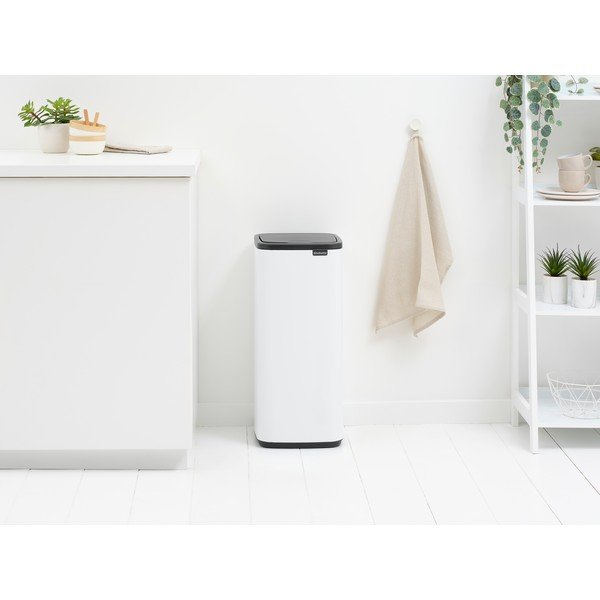 Baltos spalvos šiukšliadėžė iš plieno, galima atidaryti palietus 30 l Bo Touch – Brabantia-image-1