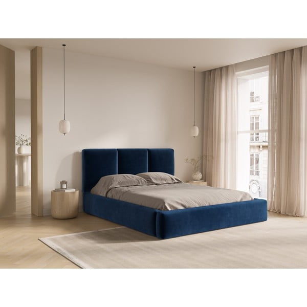 Iš aksomo dvigulė lova tamsiai mėlynos spalvos audiniu dengta su sandėliavimo vieta su lovos grotelėmis 140x200 cm Brody – Mazzini Beds-image-1