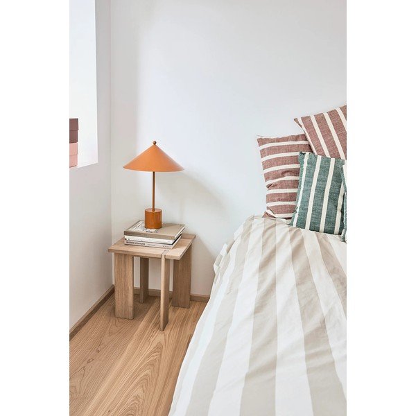 Iš ąžuolo masyvo šoninis stalas 40x40 cm Oy – OYOY Living Design-image-1