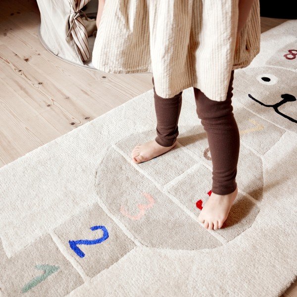 Rankų darbo iš vilnos mišinio vaikiškas žaidimų kilimas 75x180 cm Rabbit Hopscotch – OYOY Mini-image-1