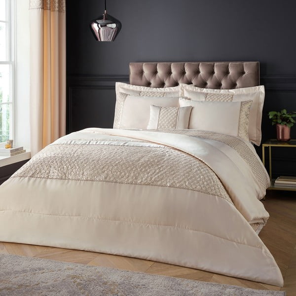 Iš mikrosatino dygsniuota lovatiesė smėlio spalvos 240x260 cm Deco Sequin – Catherine Lansfield