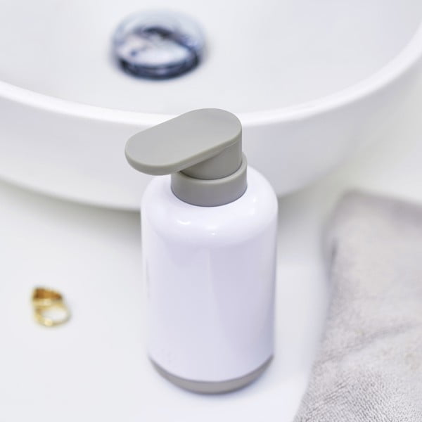 Iš plastiko muilo dozatorius baltos spalvos 300 ml Duo – Joseph Joseph-image-3