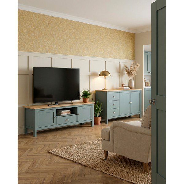 Pilkai žalios spalvos iš pušies masyvo TV spintelė 158x53x40 cm Misti – Marckeric-image-1