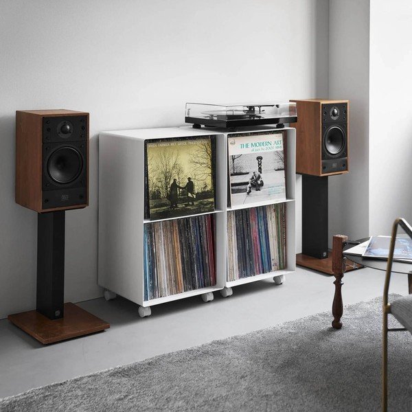 Baltos spalvos iš metalo lentyna ant ratukų 40x73x38 cm Tower – YAMAZAKI-image-4