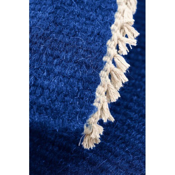 Rankų darbo mėlynos spalvos iš vilnos mišinio kilimas 70x150 cm Row – Jotex-image-3