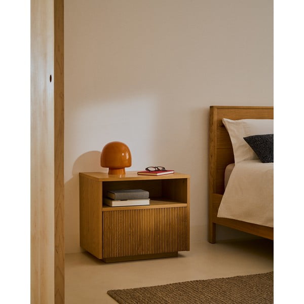 Natūralios spalvos naktinis staliukas iš ąžuolo Helvine – Kave Home-image-1