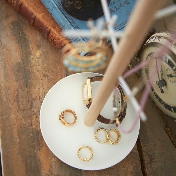 Baltas juvelyrinių dirbinių stovas su buko medžio detalėmis YAMAZAKI Tosca Branch-image-2