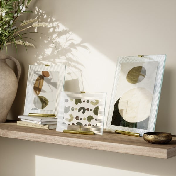 Auksinės spalvos iš stiklo pastatomas rėmas 19x23 cm Flute – Umbra-image-4