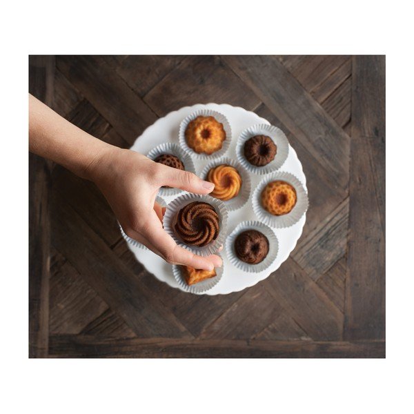 Aukso spalvos 12 mini pyragaičių kepimo forma Nordic Ware Minimix, 280 ml-image-2