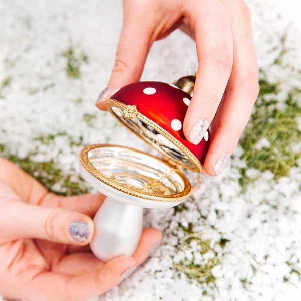 Iš stiklo rankų darbo eglutės papuošimas 9 cm Mushroom – Sass & Belle-image-1