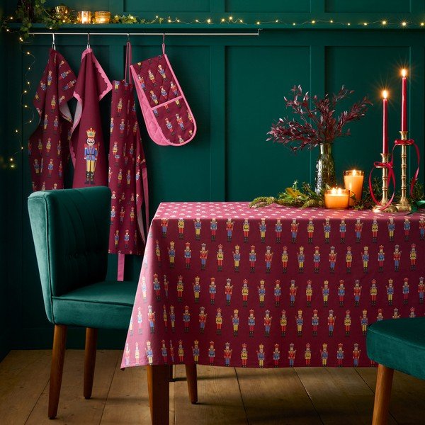 Iš medvilnės staltiesė su Kalėdų motyvu 178x137 cm Christmas Nutcracker – Catherine Lansfield-image-2