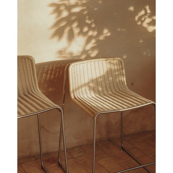Smėlio spalvos metalinė sodo baro taburetė Tavari – Kave Home-image-1