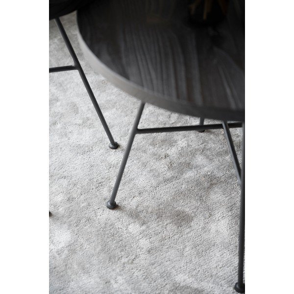 2 juodų šoninių staliukų rinkinys su pušies medienos stalviršiu Rowico Grafton-image-4