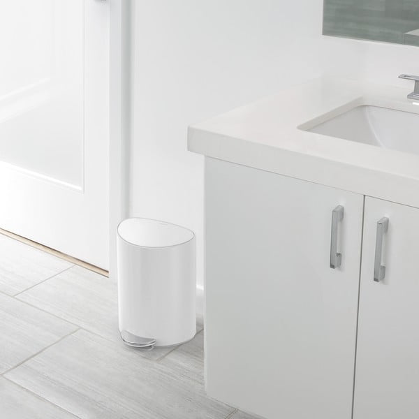 Iš metalo šiukšliadėžė baltos spalvos su pedalu 6 l – simplehuman-image-1