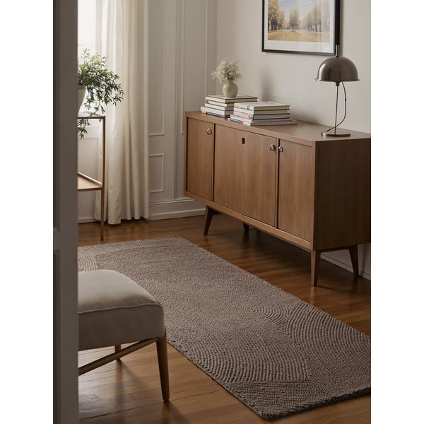 Rankų darbo taupe spalvos iš vilnos kilimas 80x200 cm Calmio – Hanse Home-image-1