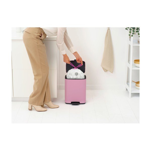 Rožinės spalvos iš plieno šiukšliadėžė su pedalu 12 l Bo – Brabantia-image-3