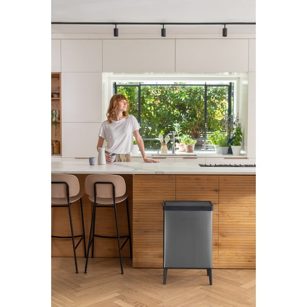 Iš perdirbto plastiko galima atidaryti palietus šiukšliadėžė pilkos spalvos 54 l Verto High – Curver-image-1