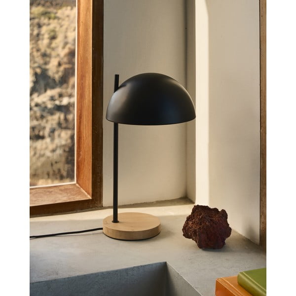 Juodos spalvos/natūralios spalvos stalinis šviestuvas (aukštis 48,5 cm) su metaliniu gaubtu Catlar – Kave Home-image-1