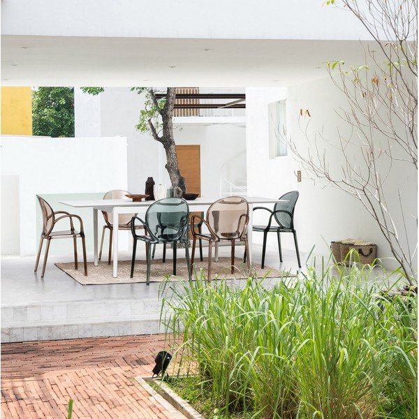 Šviesiai rudos spalvos plastikinė sodo kėdė Camilla – Bizzotto-image-1