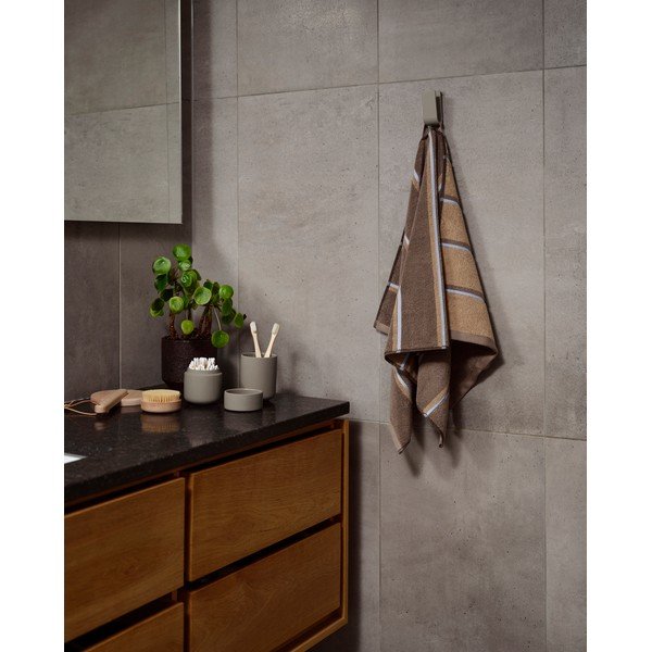 Rudos spalvos/smėlio spalvos iš medvilnės rankšluostis 50x100 cm Sauna – Zone-image-1