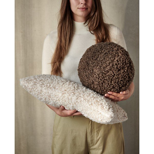 Iš pliušo dekoratyvinė pagalvėlė ø 26 cm Teddy – Blomus-image-1