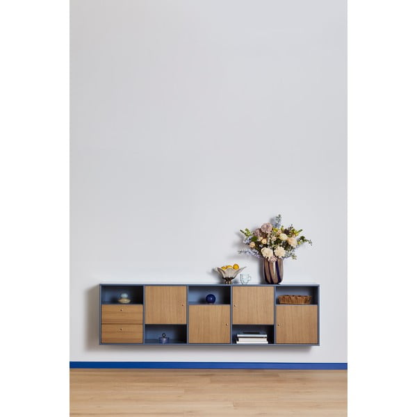 Žema pakabinama šoninė spintelė mėlynos spalvos/natūralios spalvos iš ąžuolo 220x61 cm Mistral – Hammel Furniture-image-1