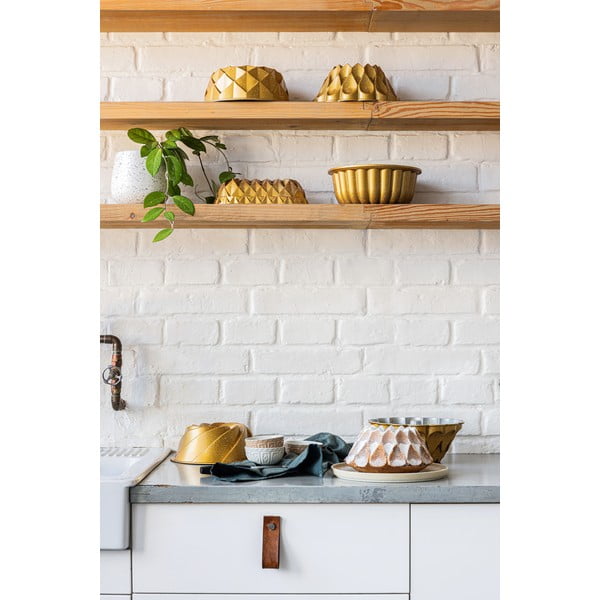 Kepimo forma, pagaminta iš aukso spalvos lieto aliuminio Bonami Selection Rosa-image-1