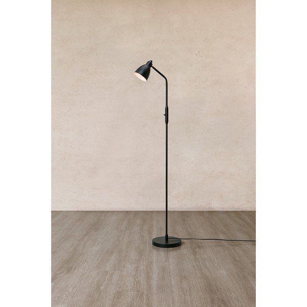 Pastatomas šviestuvas matinės juodos spalvos (aukštis 143 cm) su metaliniu gaubtu Story – Markslöjd-image-1
