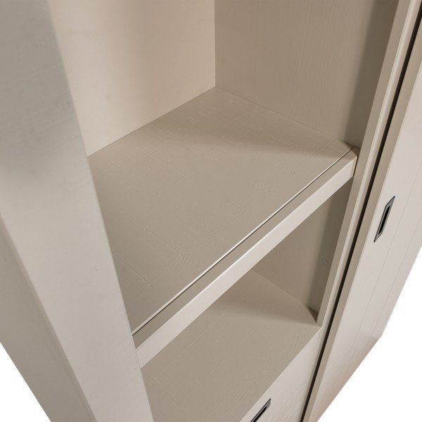 Pilkai smėlinės spalvos iš pušies masyvo spintelė su stumdomomis durimis 122x230x37 cm Slide – vtwonen-image-4