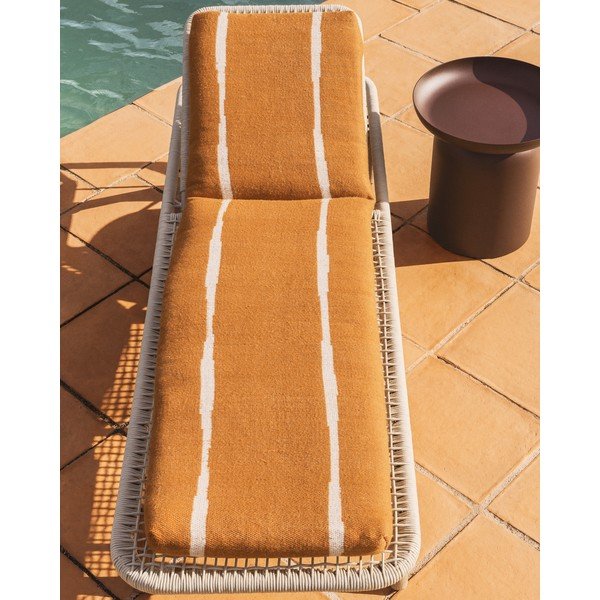 Oranžinės spalvos sodo kėdės paminkštinimas šezlongui 50x175 cm Daila – Kave Home-image-1