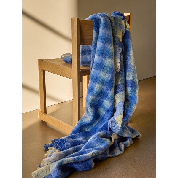 Mėlynos spalvos antklodė ir pledas iš vilnos mišinio 140x200 cm Loom – Hübsch-image-1