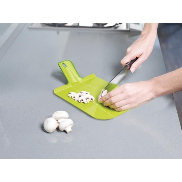 Žalioji pjaustymo lentelė "Joseph Joseph Chop2Pot Mini", 17 cm ilgio-image-1