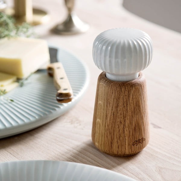 Ąžuolinė prieskonių malūnėlis su balto porceliano detalėmis Kähler Design Hammershoi, aukštis 13 cm-image-1