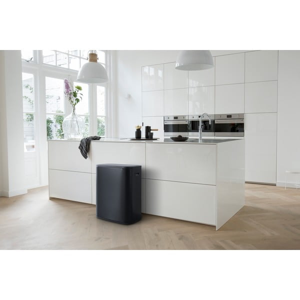 Iš plieno galima atidaryti palietus šiukšliadėžė matinės juodos spalvos 60 l Bo Touch Bin – Brabantia-image-1
