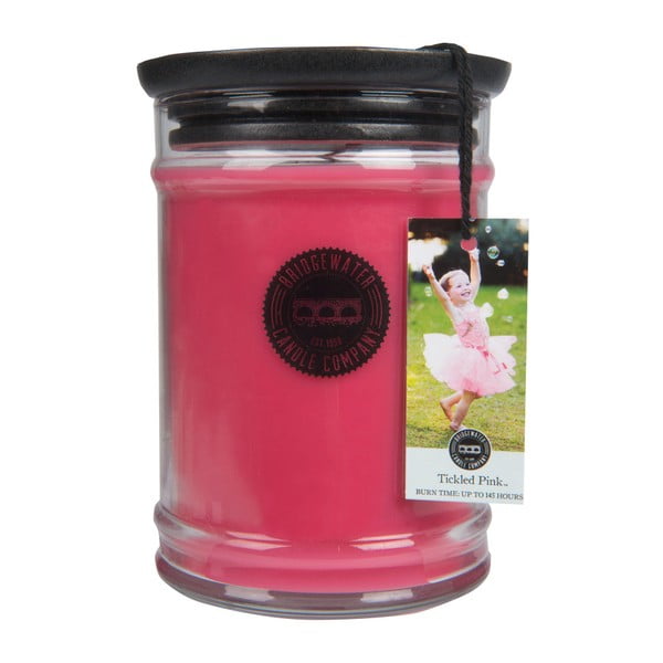 "Bridgewater Candle Company Tickled Pink" žvakė stiklinėje dėžutėje, degimo trukmė 140-160 valandų