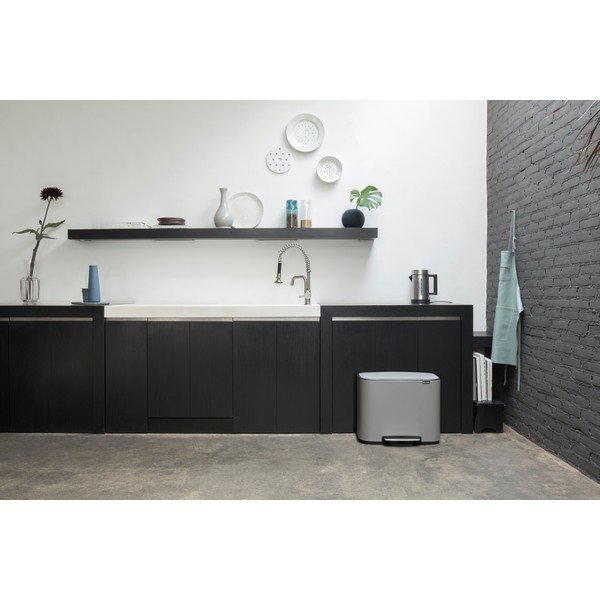 Iš plieno šiukšliadėžė šviesiai pilkos spalvos rūšiavimui/su pedalu 34 l Bo – Brabantia-image-1