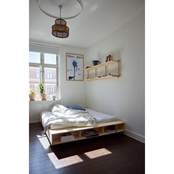 Natūralios spalvos iš pušies masyvo dvigulė lova su lovos grotelėmis 180x200 cm Merge – Karup Design-image-1