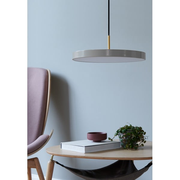 Kabantis šviestuvas šviesiai pilkos spalvos LED ø 43 cm su metaliniu gaubtu Asteria Medium – UMAGE-image-1
