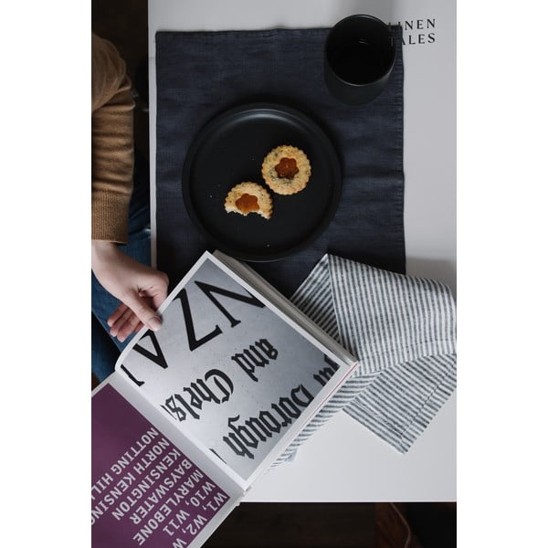 Tamsiai pilkas lininis stalo padėkliukas Linen Tales, 35 x 45 cm-image-2