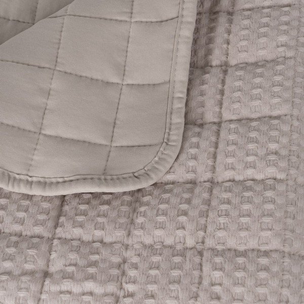 Smėlio spalvos dygsniuota lovatiesė 180x260 cm – Ixia-image-1