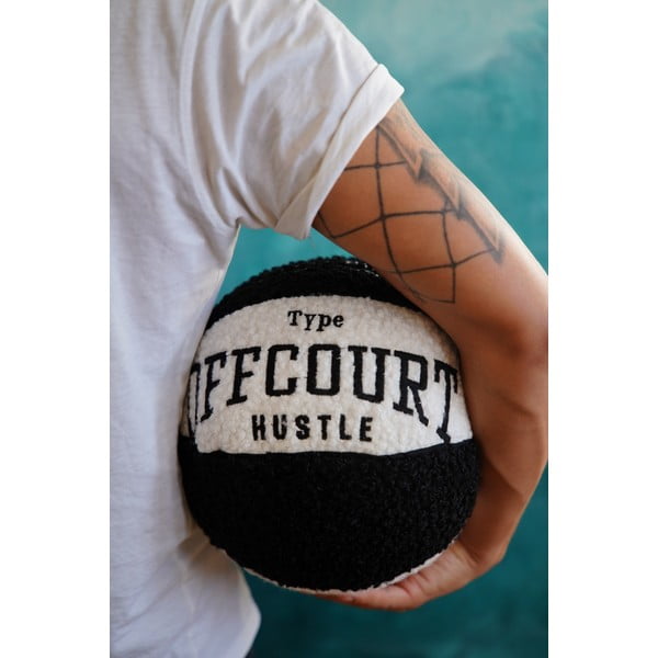 Iš boucle dekoratyvinė pagalvėlė ø 25 cm Basketball – Mioli Decor-image-2