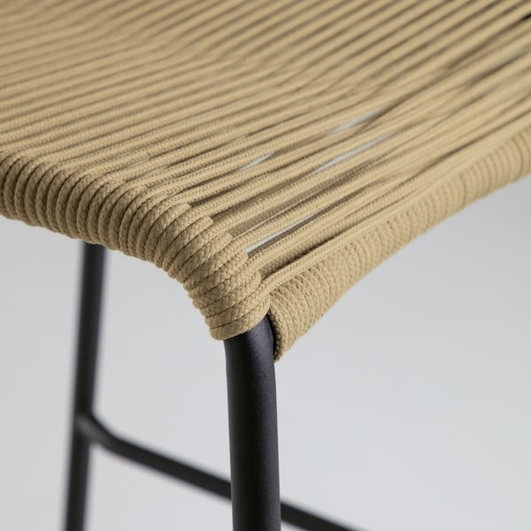 Smėlio spalvos baro kėdė su plienine konstrukcija Kave Home Glenville, aukštis 62 cm-image-1