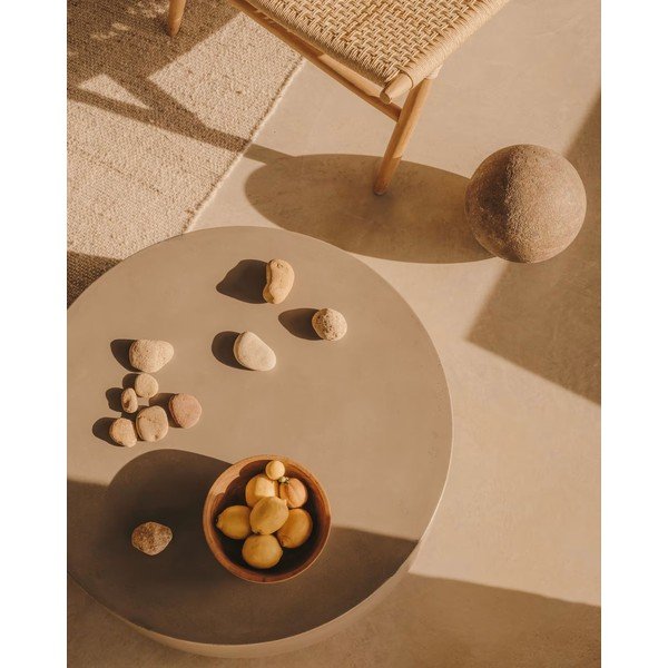 Iš betono apvalios formos sodo kavos staliukas ø 60 cm Garbet – Kave Home-image-4